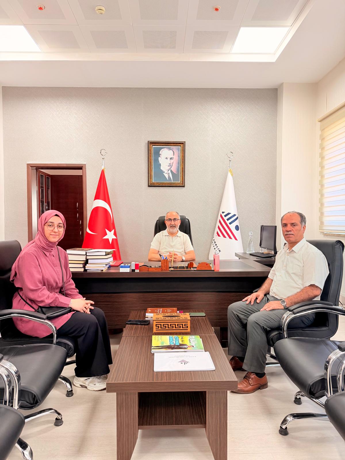 Mezun Öğrencimiz Nimet Kevser Yıldırım'dan Dekanlığımıza Ziyaret